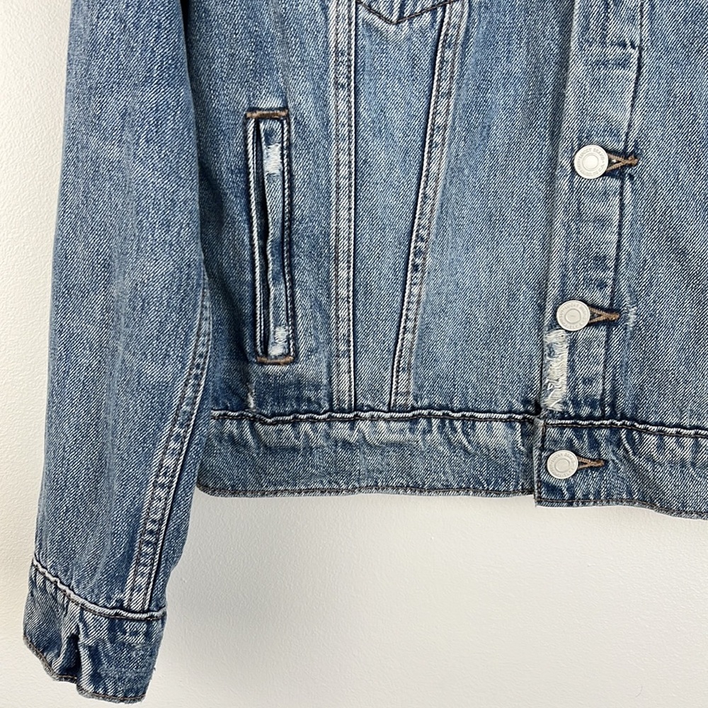 Lucky Brand women’s Tomboy Trucker Denim Jacket. Size Medium - Picture 6 of 14